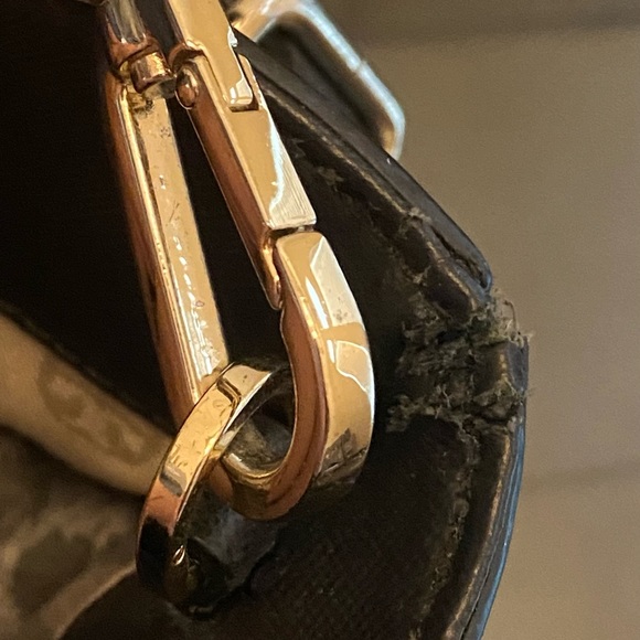 Tory Burch Robinson Triangle - Picture 6 of 6